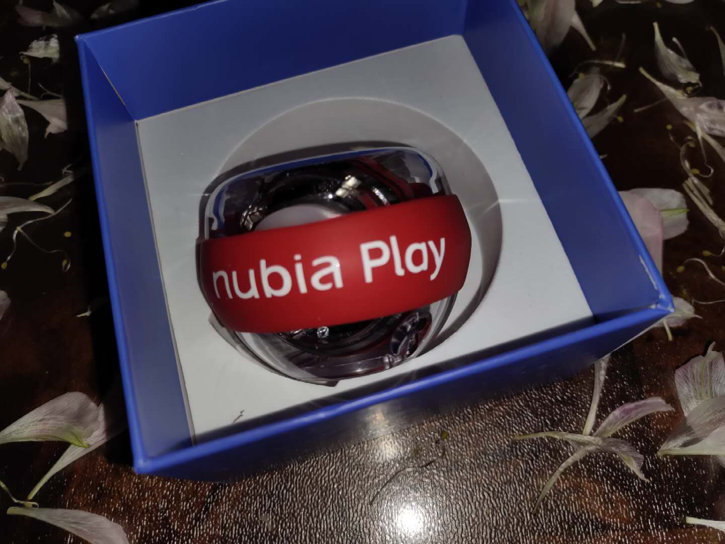 4.21新品发布，和努比亚Play手机来一次亲密约会！