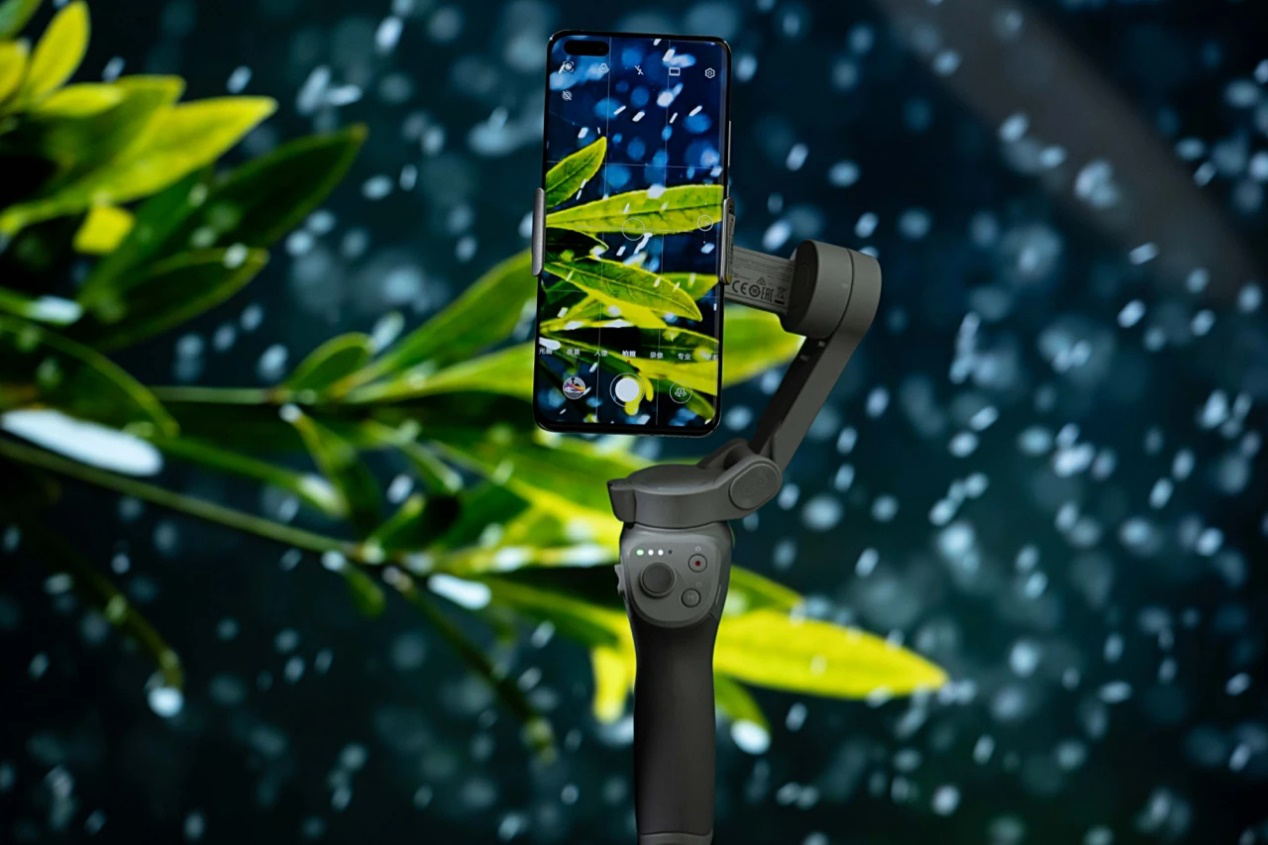 拒做拍摄小白，大疆Osmo 4云台让Vlog赏心悦目