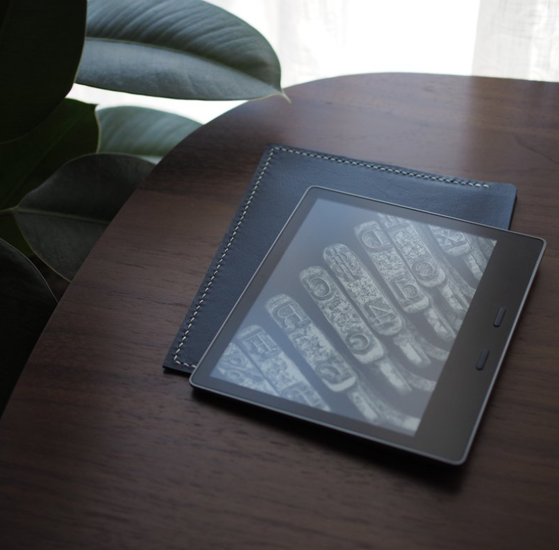  30天续航，70万册书库，Kindle oasis 3让您轻松拥有整座图书馆