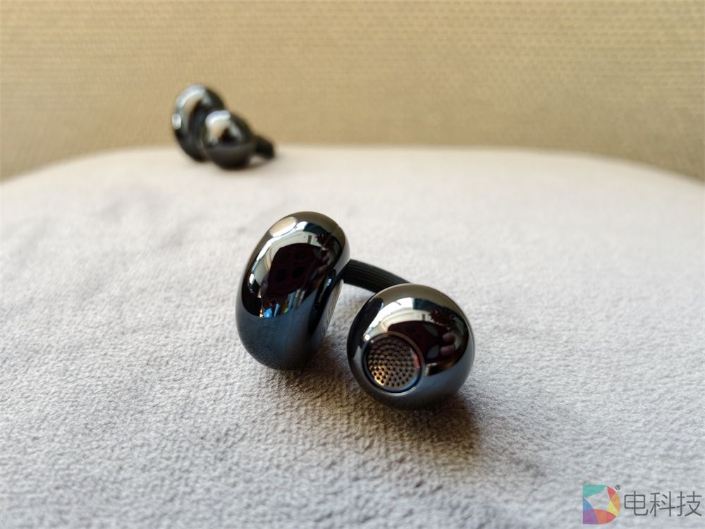 华为耳夹耳机FreeClip 2