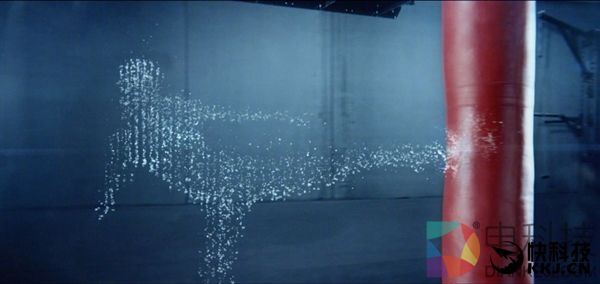 拍案叫绝！世界首个完全由水构成的“人”