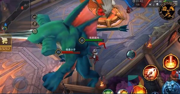 《王者荣耀》台服BUG：英雄比兵小10倍 放大镜才看得见