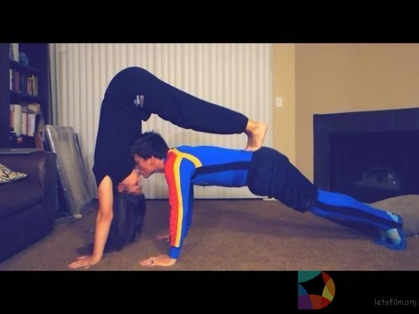 10种超难度情侣秀恩爱拍照姿势 最后一个已经超越人类