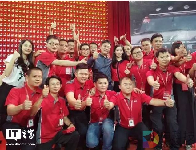 刘强东霸气任性！京东家宴送给老员工300多公斤真金白银