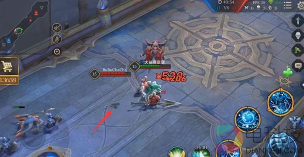 《王者荣耀》台服BUG：英雄比兵小10倍 放大镜才看得见