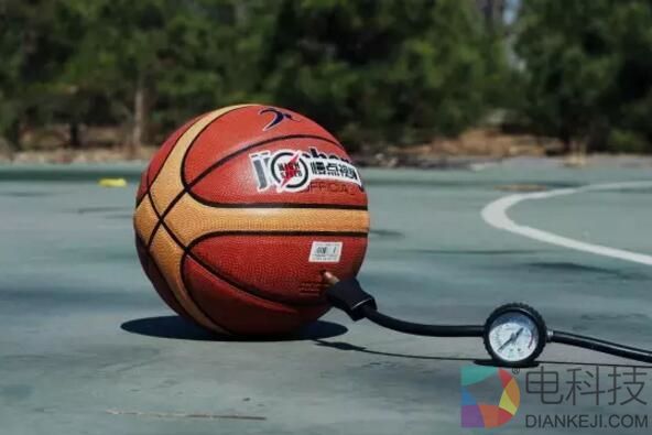 篮球能承受的极限气压是多少？慢镜头看爆开瞬间