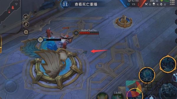 《王者荣耀》台服BUG：英雄比兵小10倍 放大镜才看得见