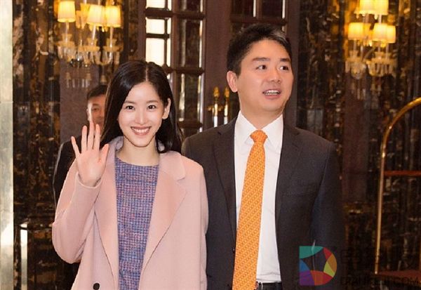 京东为五年以上员工医药费买单！奶茶MM秀恩爱：支持刘强东