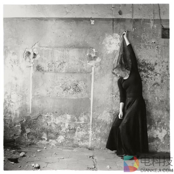 有的自拍能在朋友圈收获几个赞 有的却能卖几百万