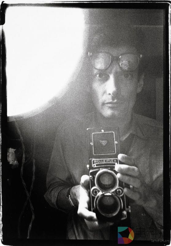 有的自拍能在朋友圈收获几个赞 有的却能卖几百万