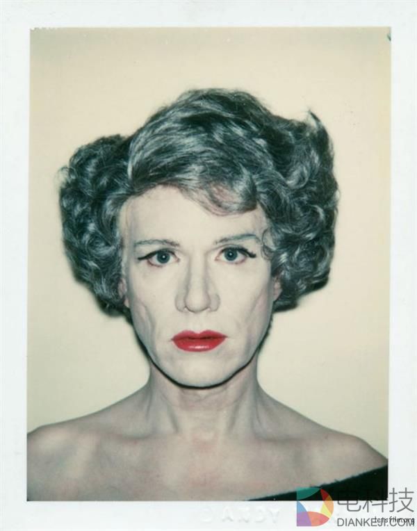 有的自拍能在朋友圈收获几个赞 有的却能卖几百万