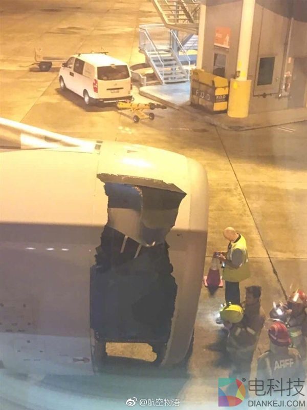 东航航班起飞后发动机失效：机长立下大功