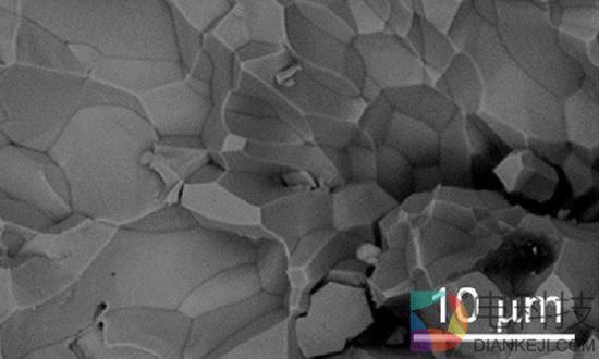 俄科学家研制出特殊材料：永久电池将成真