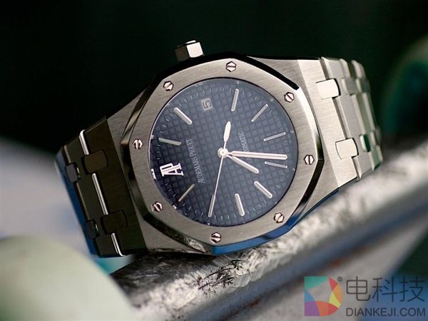 科技大佬都喜欢戴什么手表?苹果CEO库克是另类