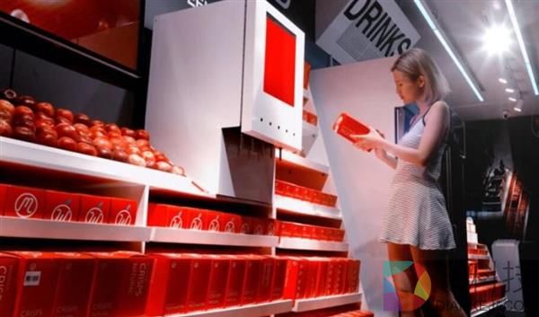 上海街头惊现Moby人工智能便利店：有轮子自己会跑