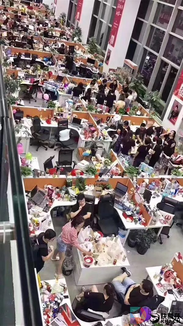 京东员工奋战618的饕餮盛宴：成盆龙虾随便吃