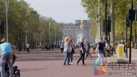 《变形金刚5》幕后花絮曝光：英国女王家门口飙车爆破