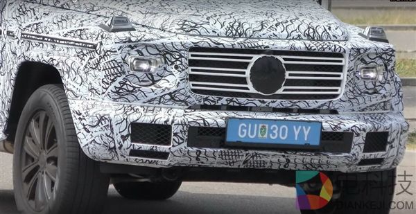 依旧霸气 奔驰全新大G曝光:大灯升级LED