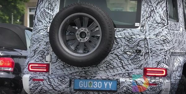 依旧霸气 奔驰全新大G曝光:大灯升级LED