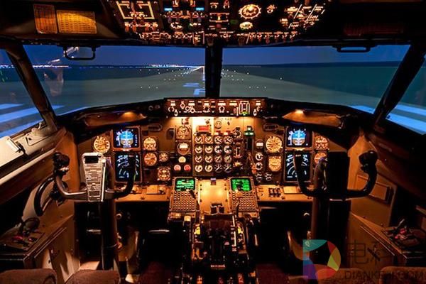 用VR打飞机 究竟是上天堂还是下地狱？