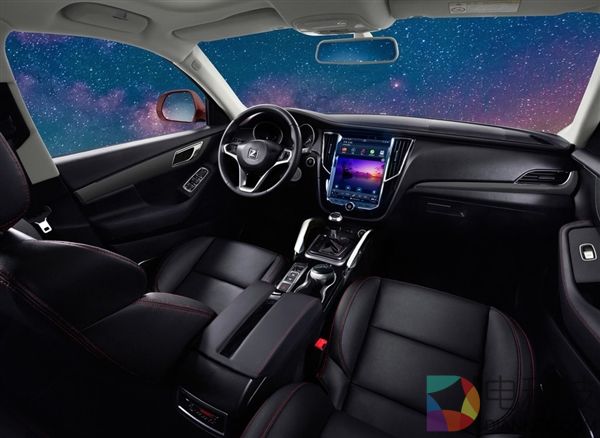 众泰新SR7内饰官图公布:这块大屏惊艳了