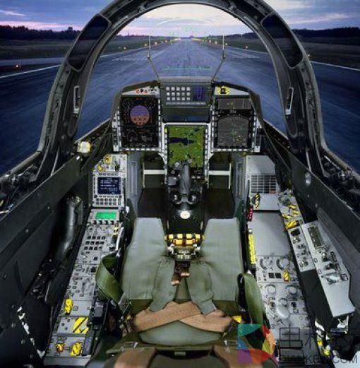 用VR打飞机 究竟是上天堂还是下地狱？