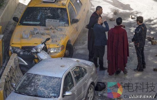 《复仇者联盟3》片场照曝光 美国队长被曝牺牲