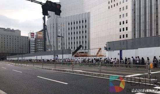 Switch太火爆竟摇号发售 万人疯抢排长龙