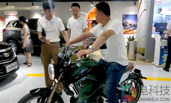 开业两天卖出30多辆豪车 苏宁汽车超市要火