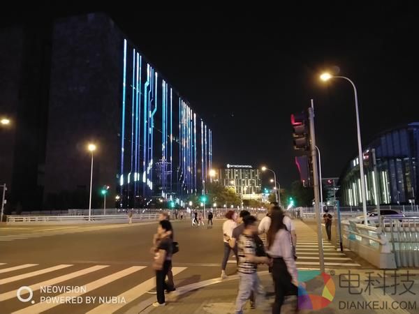 努比亚Z17上手玩：存异于大同