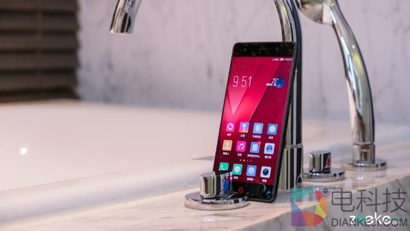 努比亚Z17上手玩：存异于大同