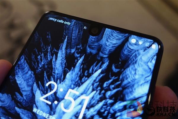 安卓之父手机Essential Phone真机上手