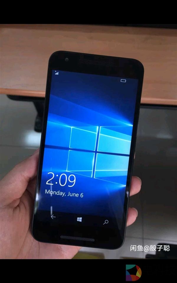 闲鱼惊现谷歌Nexus 5X工程机：运行Win10 Mobile