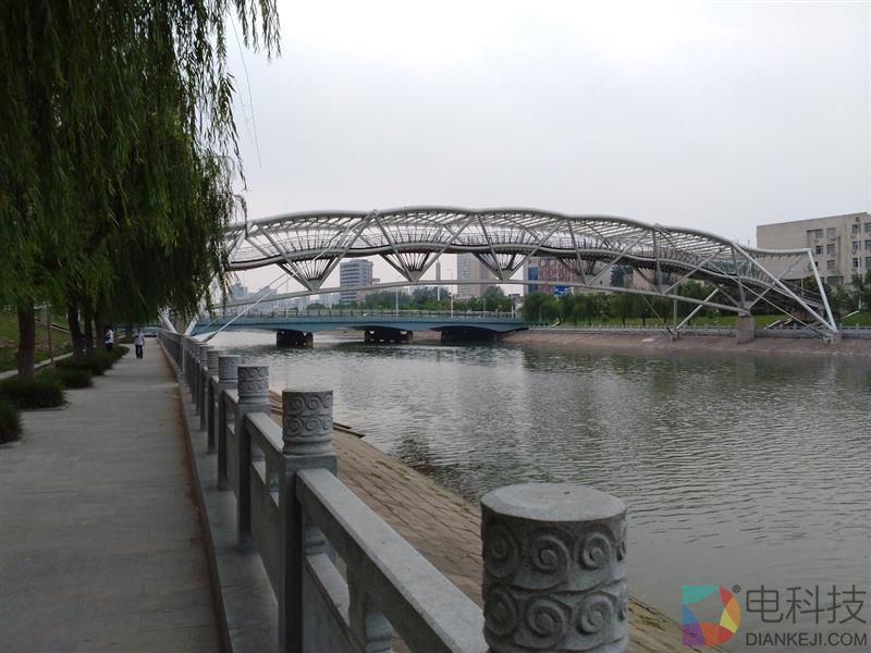 4扬声器设计！为影音而生 华为平板M3青春版评测