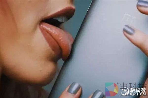 用它20秒清除99.9%手机细菌！这下真能舔屏了