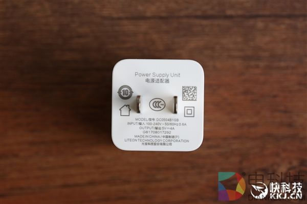 8GB内存!一加5星辰黑版开箱图赏:手感更TM爽