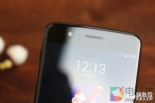 8GB内存!一加5星辰黑版开箱图赏:手感更TM爽