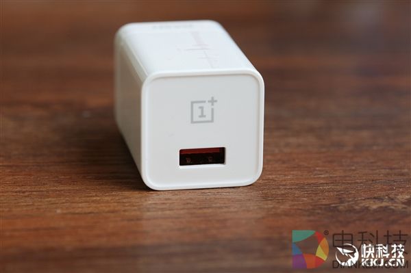 8GB内存!一加5星辰黑版开箱图赏:手感更TM爽