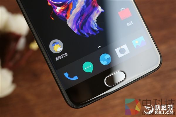 8GB内存!一加5星辰黑版开箱图赏:手感更TM爽