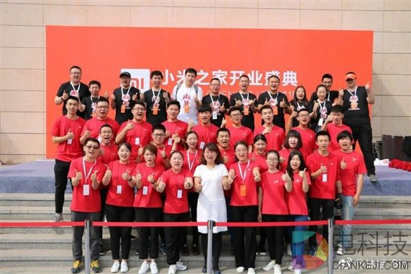 小米转型里程碑！一天小米之家7店开业：华为OV小心了