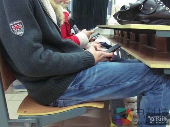 每天3小时 中国人沉迷手机全球第二！第一竟是...