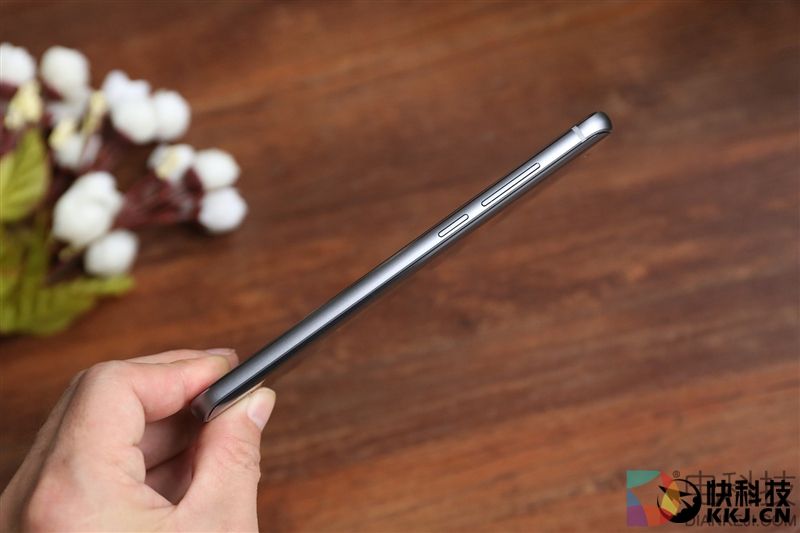 麒麟960最低价！荣耀9评测：颜值堪比胡歌