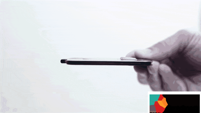 全球最薄充电器惊艳登场：仅三张银行卡厚