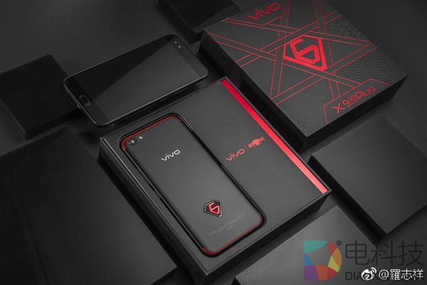 罗志祥秀美照 vivo X9s Plus极限挑战定制版抢镜：后壳亮了