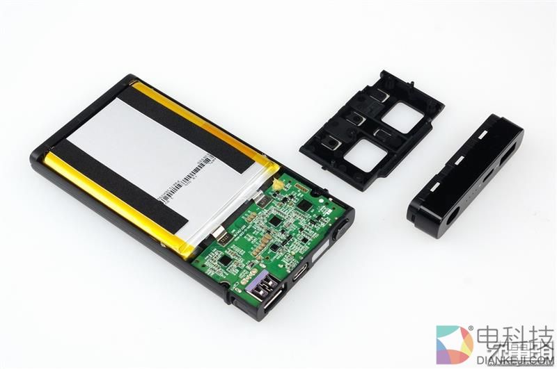 拆解华为用料做好的移动电源：赏心悦目