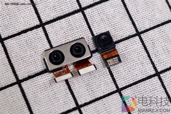 屏幕真的装反了?一加5真机拆解 寻找真相