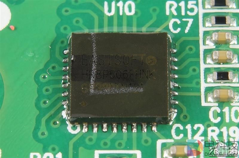 拆解华为用料做好的移动电源：赏心悦目