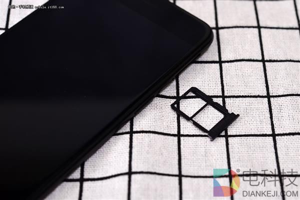 屏幕真的装反了?一加5真机拆解 寻找真相