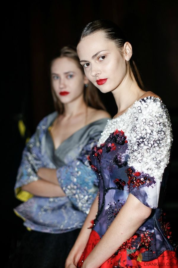 8848钛金手机自曝销量:两年卖了24.8万台