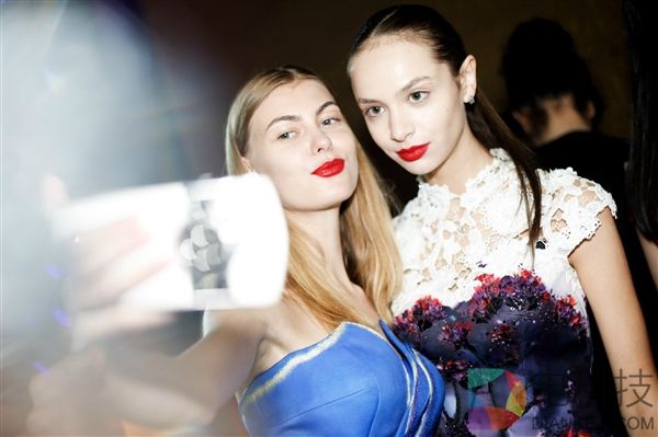 8848钛金手机自曝销量:两年卖了24.8万台